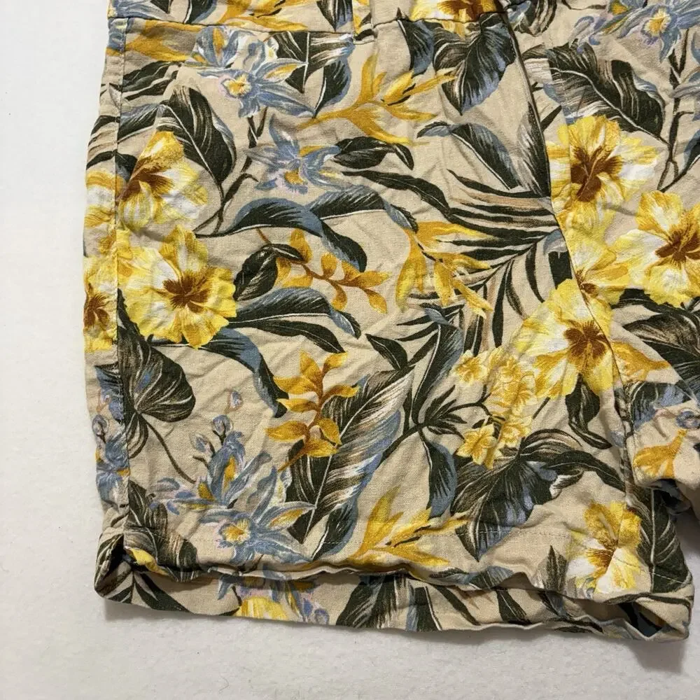 Old Navy Women's 20 Everyday Shorts Mid Rise 5" Inseam Yellow Hawaiian Floral - Picture 5 of 14